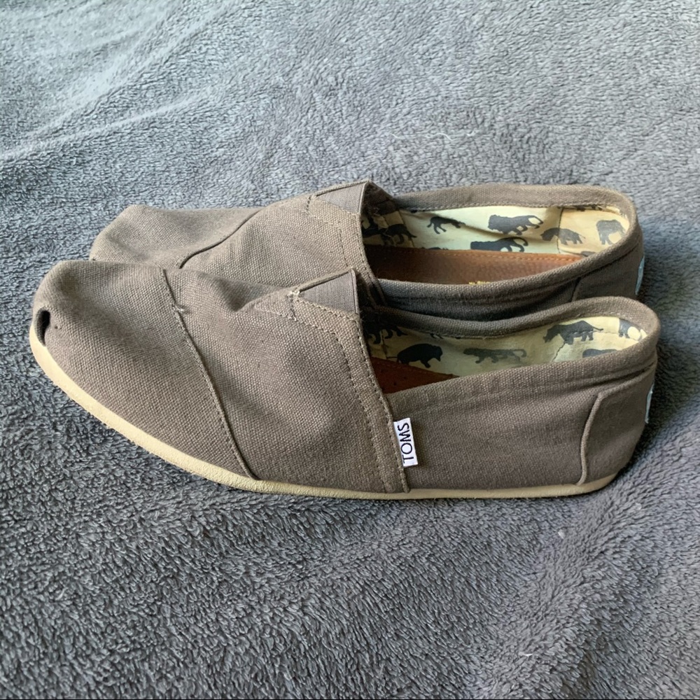 Toms Shoes